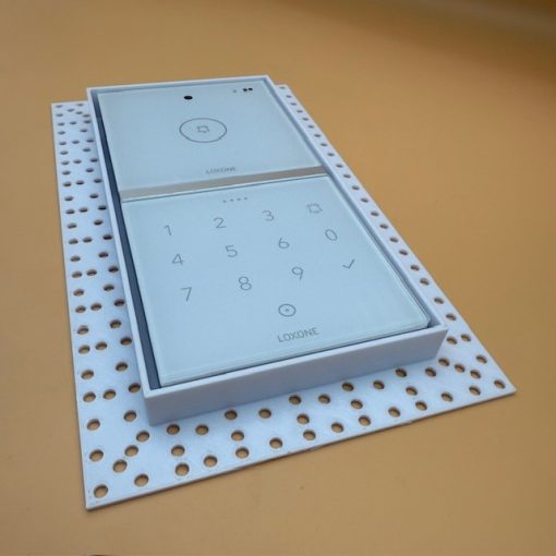 Adapter zum flächenbündigen Einbau von Loxone Touch Pure / NFC Code Touch / Touch Flex – Bild 11