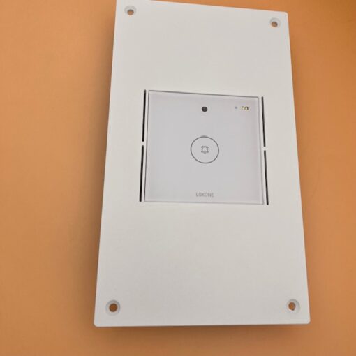 Aluminium Loxone Intercom/NFC Adapter gerade für das alte Intercom Unterputzgehäuse – Bild 2