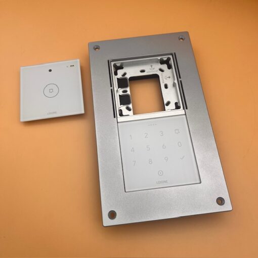 Aluminium Loxone Intercom/NFC Adapter gerade für das alte Intercom Unterputzgehäuse – Bild 9