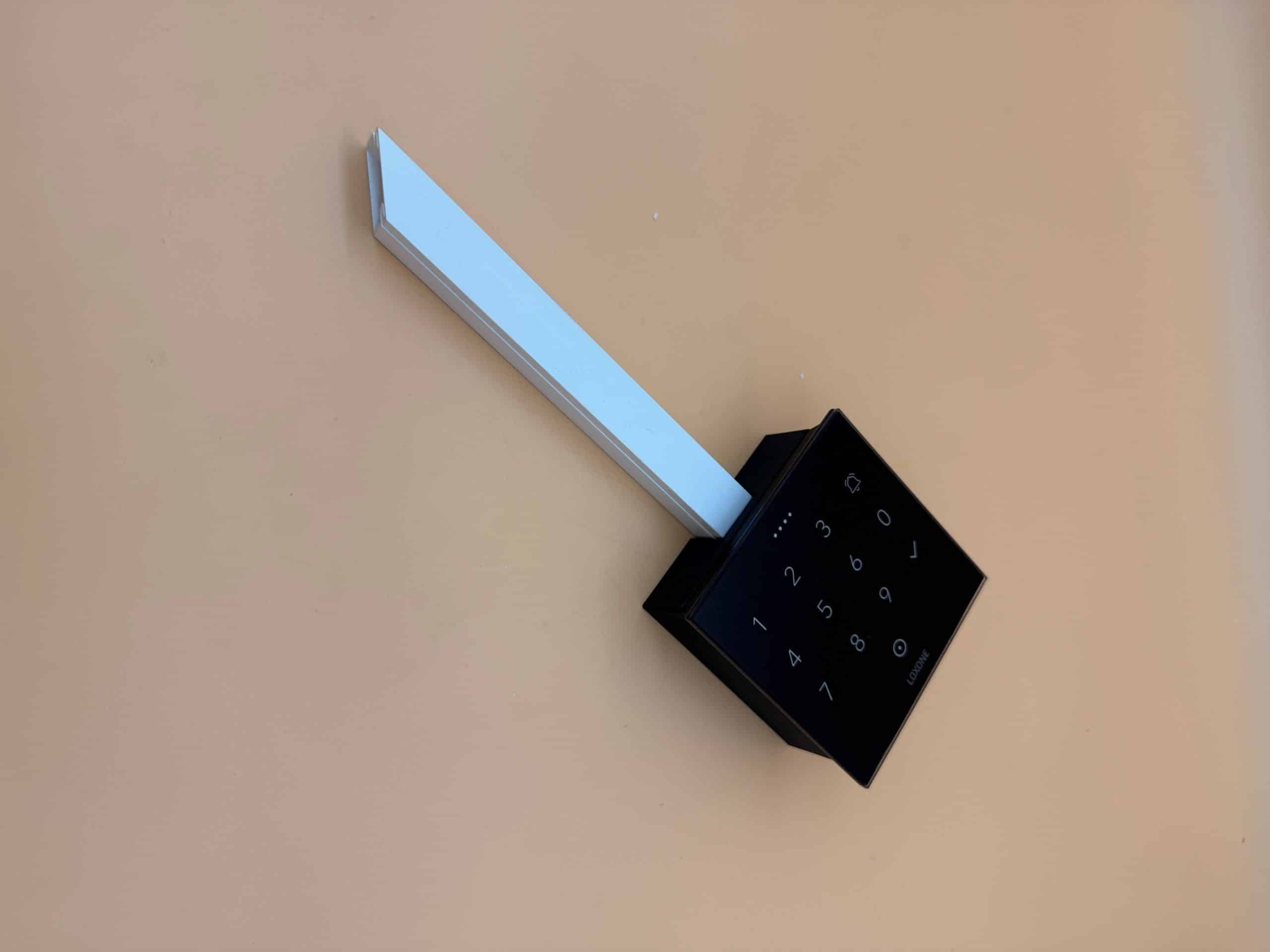 Aufbaugehäuse 18mm/25mm für Loxone Touch Pure/Flex/NFC passend zum Loxone Rahmen – Bild 5