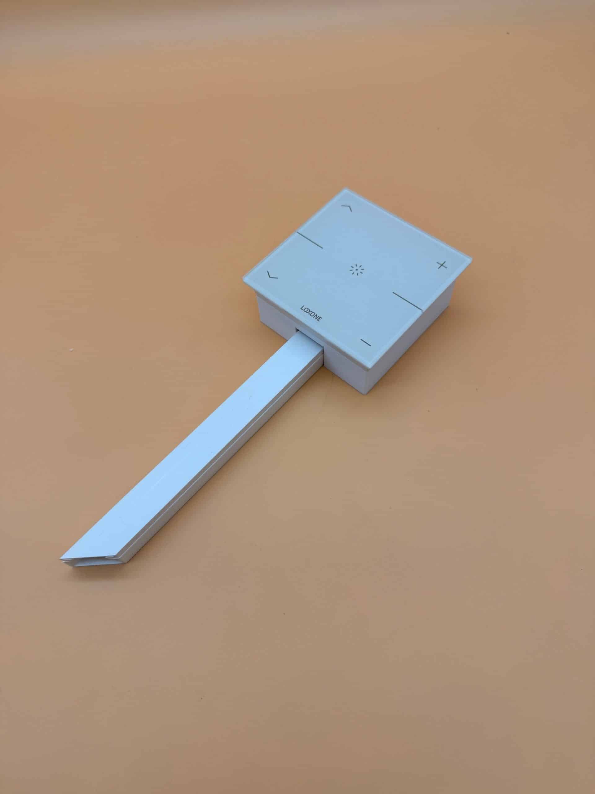 Aufbaugehäuse 18mm/25mm für Loxone Touch Pure/Flex/NFC passend zum Loxone Rahmen – Bild 4