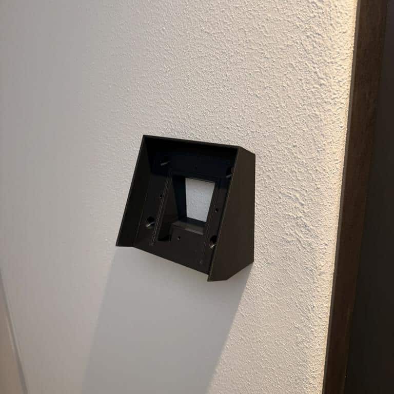 Schräggehäuse für Loxone NFC Code Touch / Touch Flex IP44 – Bild 4