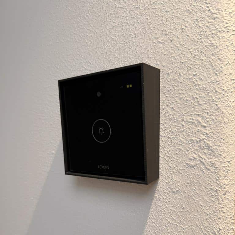 Schrägadapter für Loxone Intercom bei zu hoch vorhandener Anschlussleitung – Bild 7