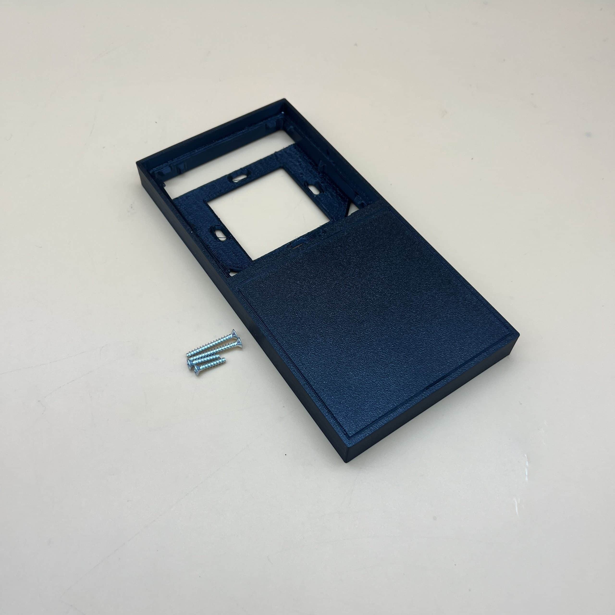Adapterrahmen für Loxone Touch Pure Display mit Blindabdeckung (für Nachrüster) – Bild 8