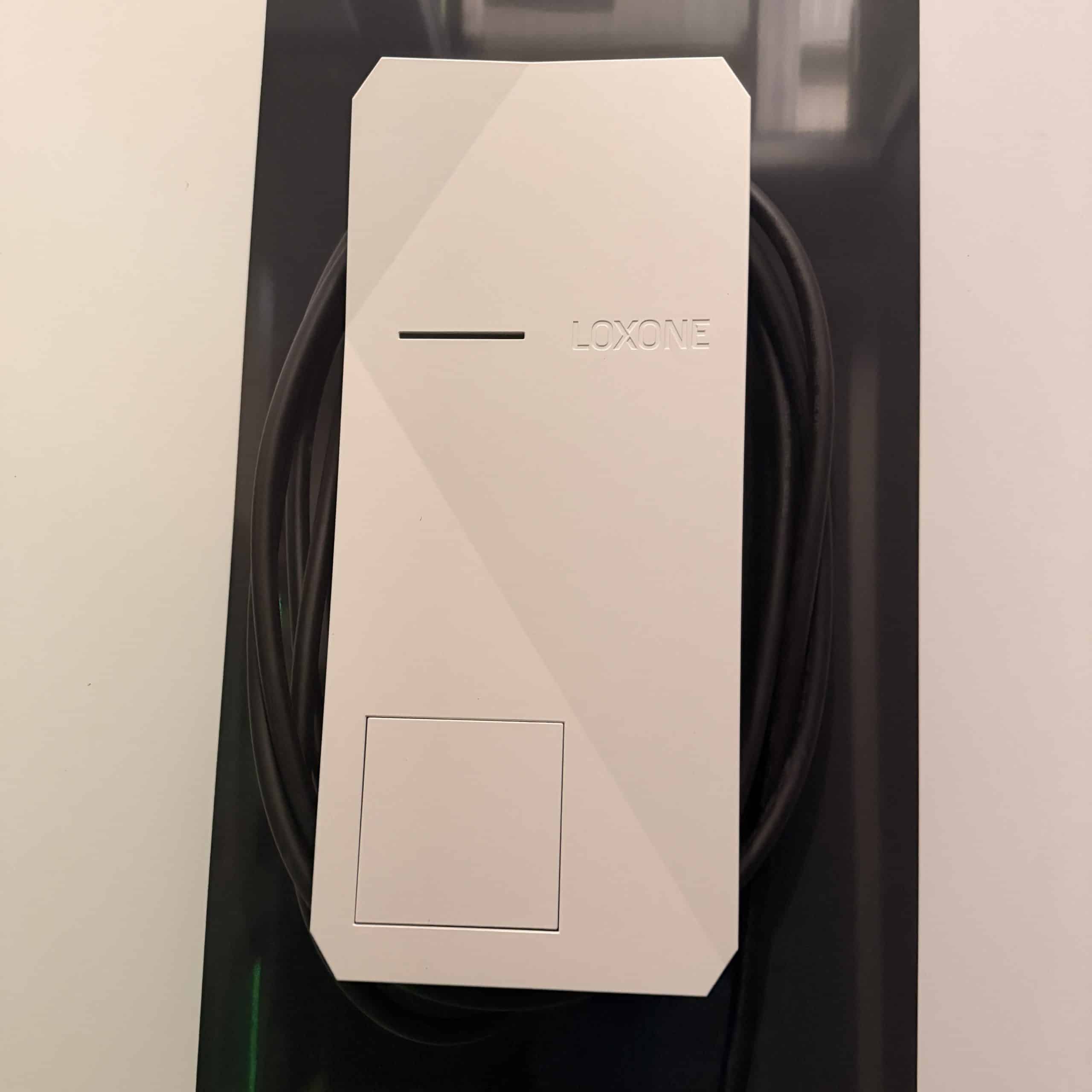 Wandschutzplatte für Loxone Wallbox – Bild 3