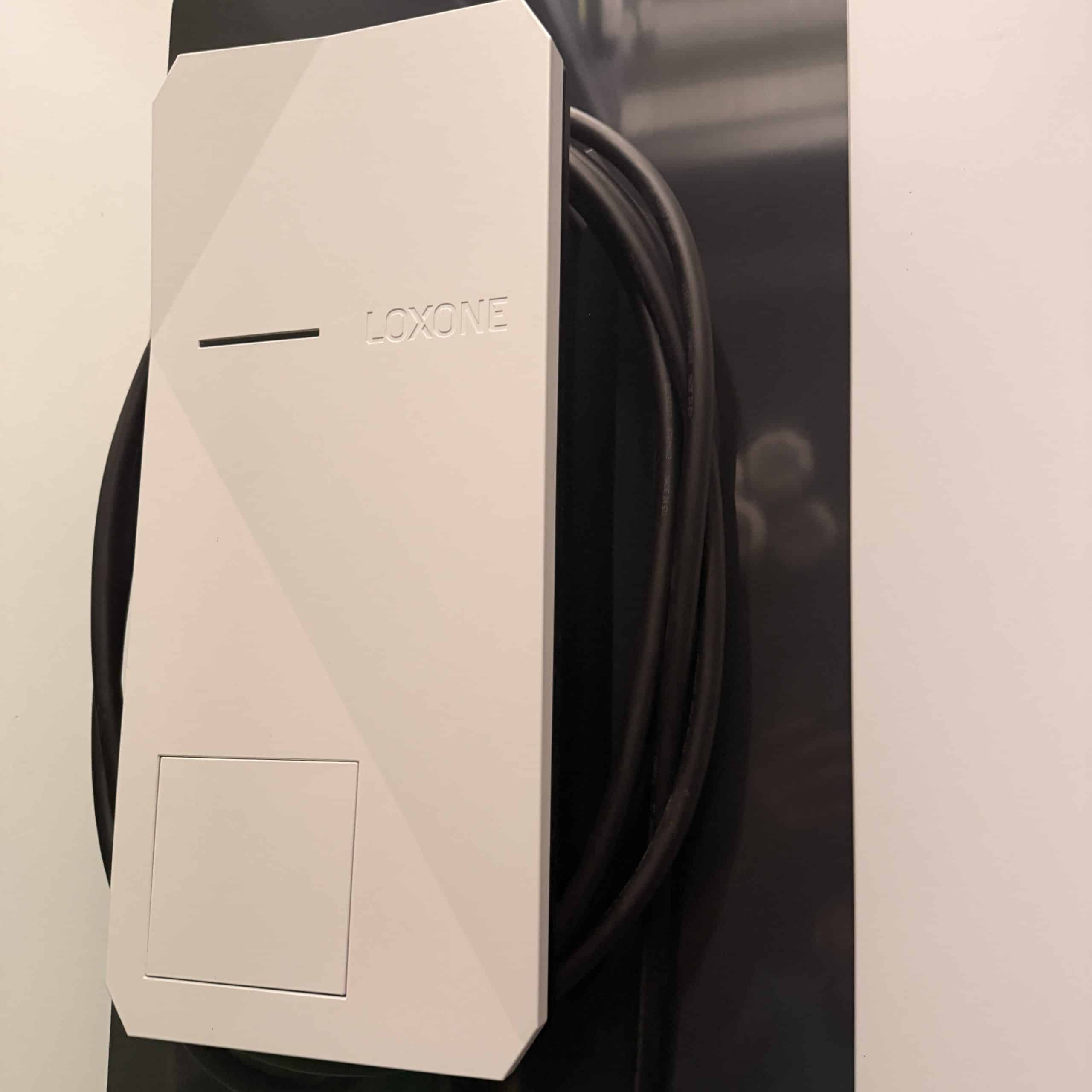 Wandschutzplatte für Loxone Wallbox – Bild 2