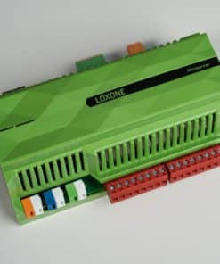 Loxone Miniserver (Gen. 2) – schräg von vorne mit Steckklemmen
