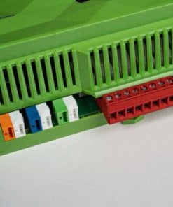 Loxone Miniserver (Gen. 2) – Detail der farbigen Steckklemmen