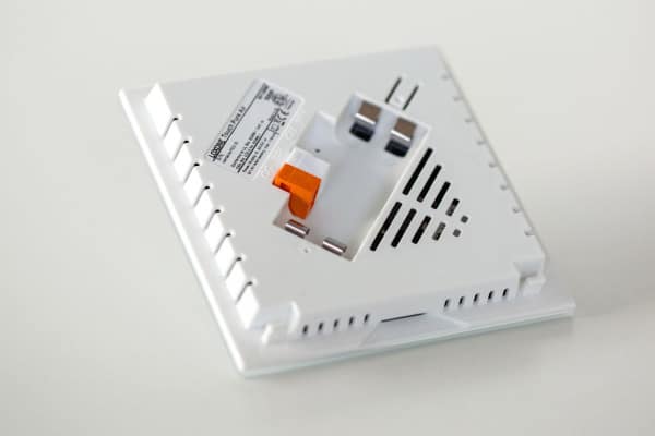 Loxone Touch Pure Classic Air Signalweiß – Bild 5