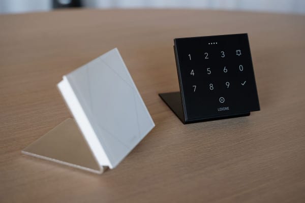 Loxone Stand Base Silber – Bild 5
